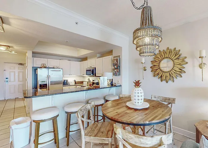 Gulf View With Amenities Scenic Balcony Open Layout W&d & Ac *